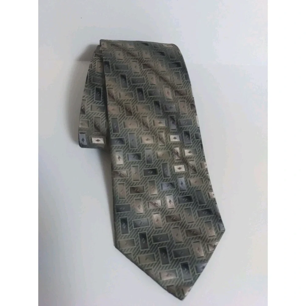 Axis Men Multicolor Pattern Silk Hand Made 57